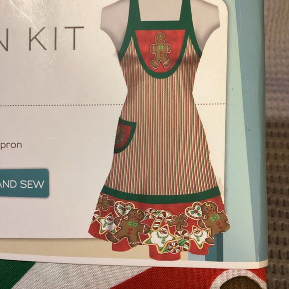 Creative Cuts APRON KIT Cut & Sew Christmas Gingerbread men 1 Size Fits Most New - Picture 8 of 8